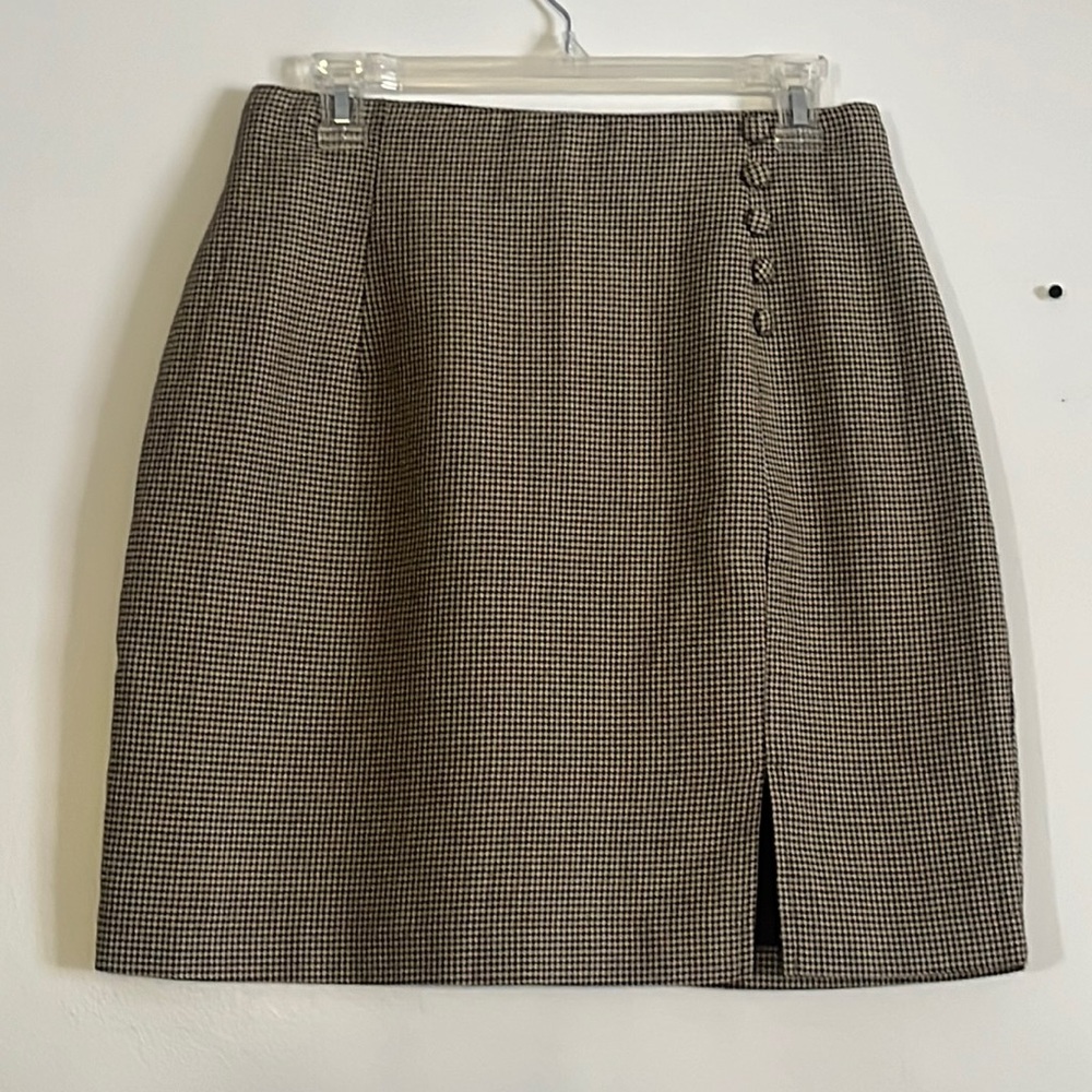 Lasting Impressions Houndstooth skirt with buttons accent